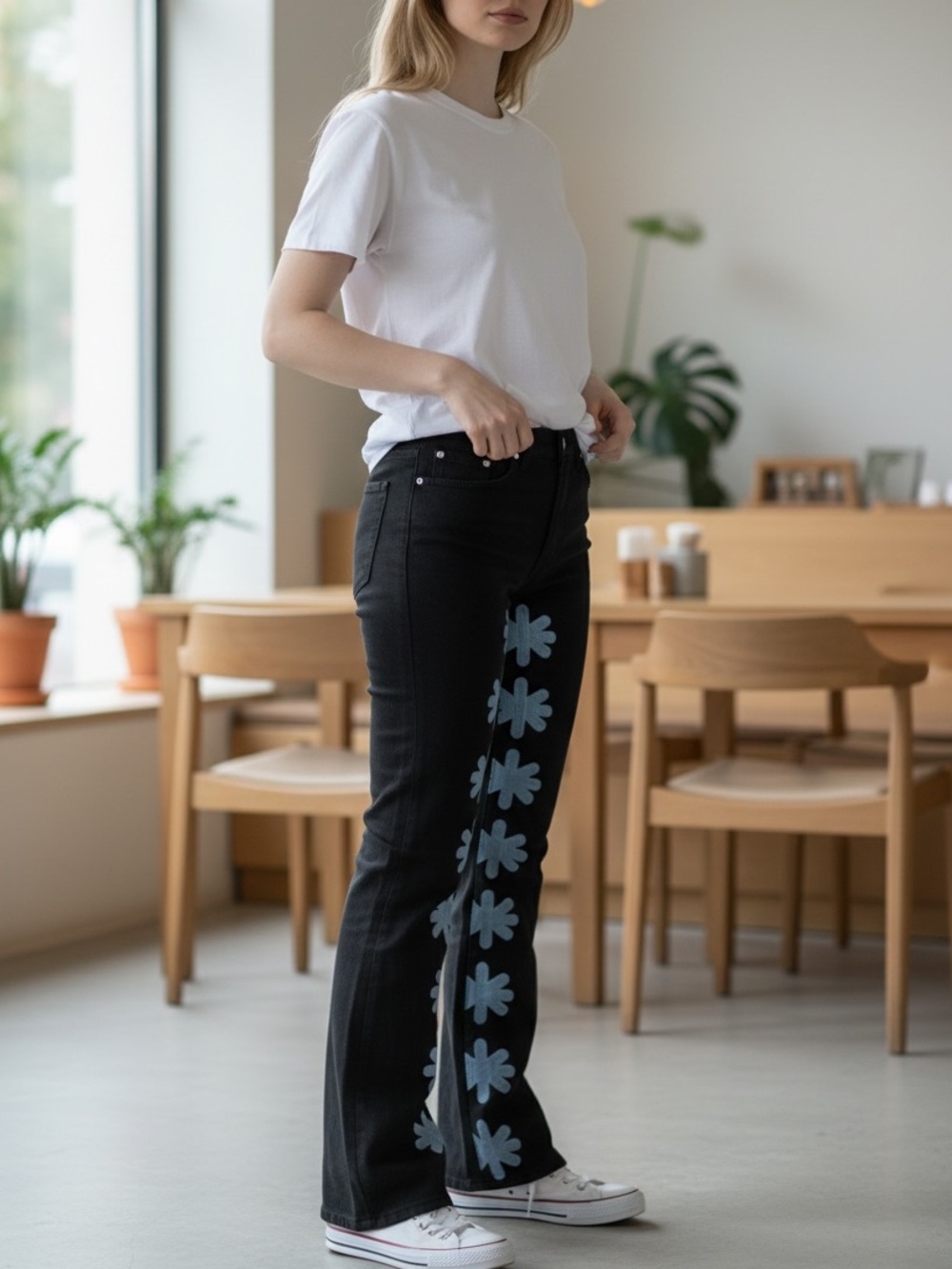 🏆 Lost Shadows (LOSTSHDWS) Black Flare Jeans Blue Flower Embroidery Size 30 NWT
